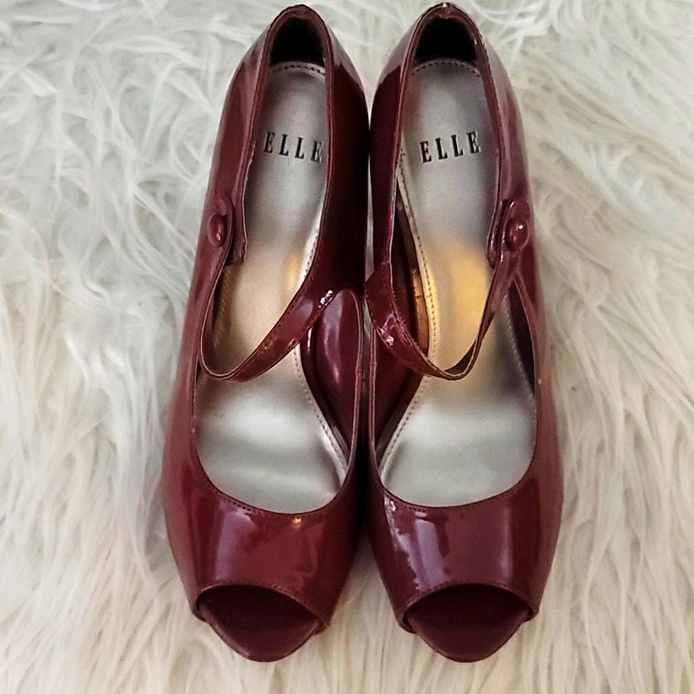 EllE❤3/$20. heels open toe